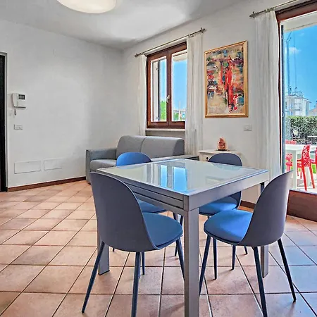 Apartamento 2 Bedroom Amazing In Sandra